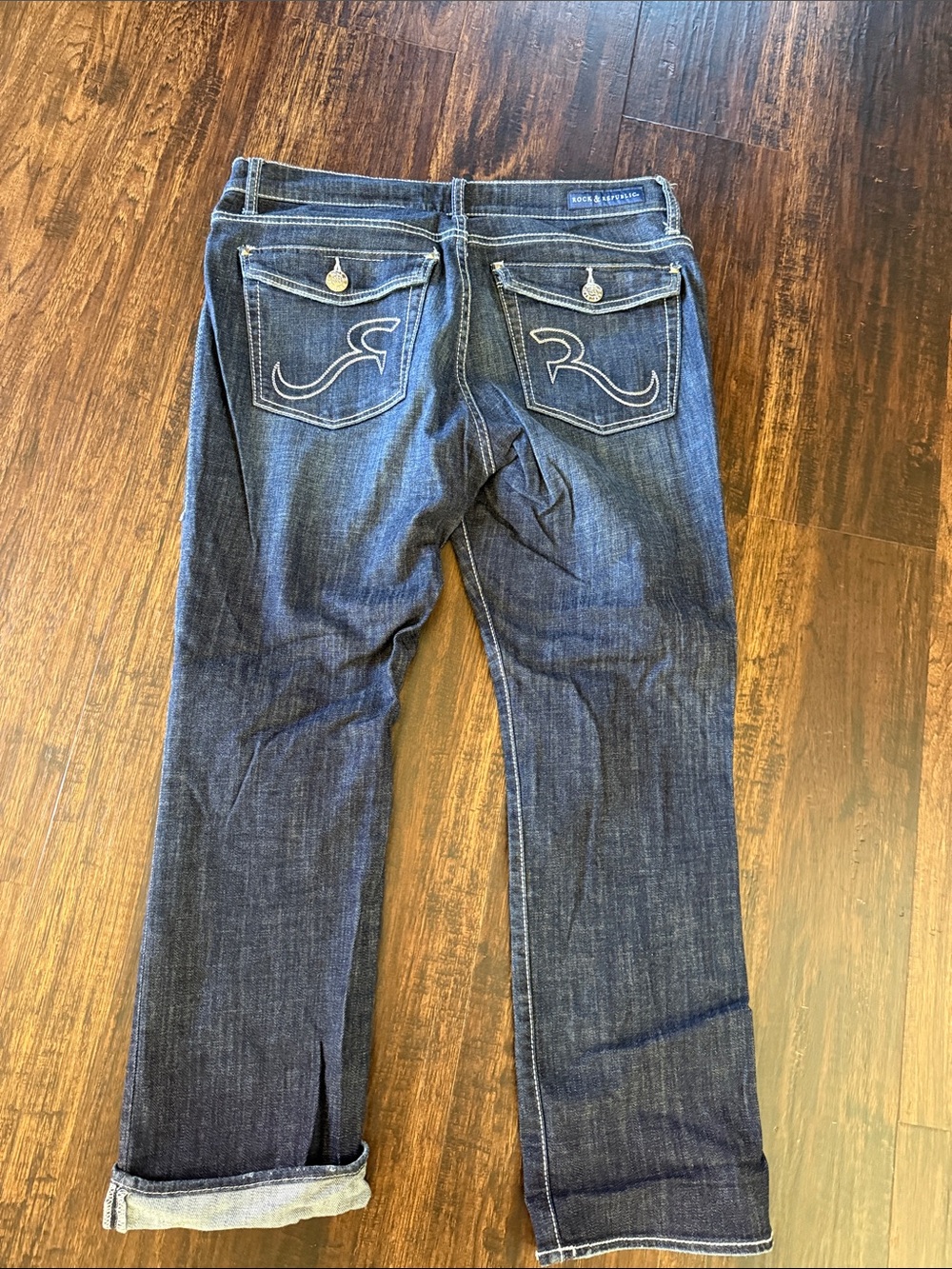Rock & Republic Indigo Cropped Roll‑Cuff Jeans - Picture 5 of 7